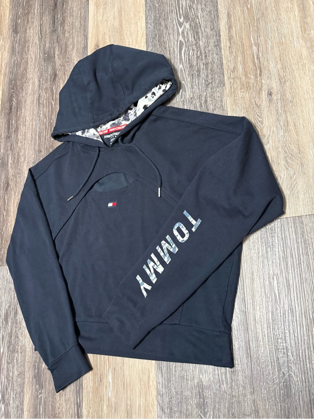 Tommy Hilfiger Navy Blue Women's Cropped Hoodie with Sleeve Logo Fall Wear #0092